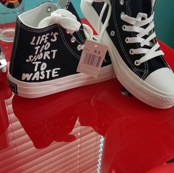 Shoes - Picture 5 of 6